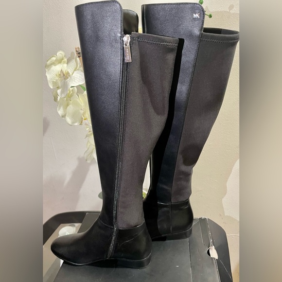 New. Boots Michael Kors never worn!!! - Picture 5 of 8